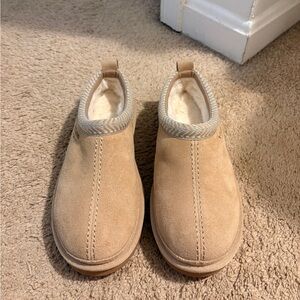 koolaburra ugg light tan / beige slippers